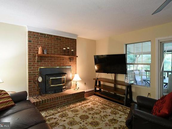 5th image of 15082 Barkwood Dr