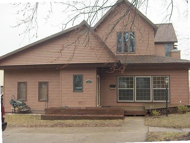 1st image of 605 W Brown St