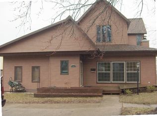 605 W Brown St, Iron Mountain, MI 49801
