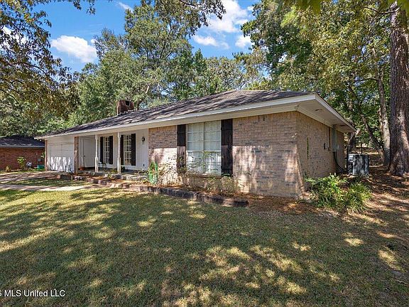 2nd image of 92 Wild Grove Pl