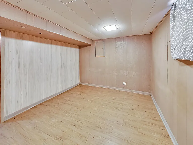 6210 N Harding Ave — Photo 25