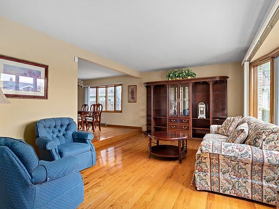 5th image of 2626 Plymouth Ct