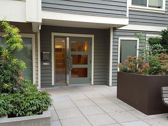 3rd image of 2901 NE Blakeley St APT 130
