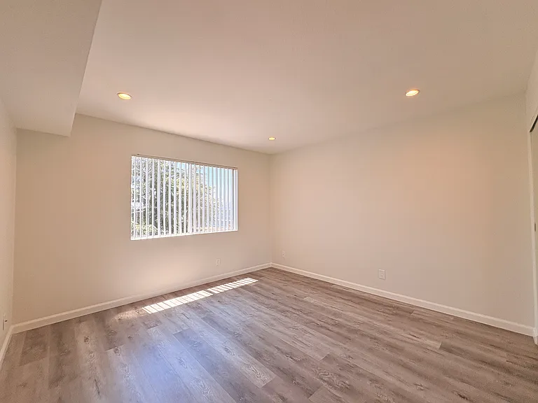 311 E Cedar Ave #202 — Photo 9