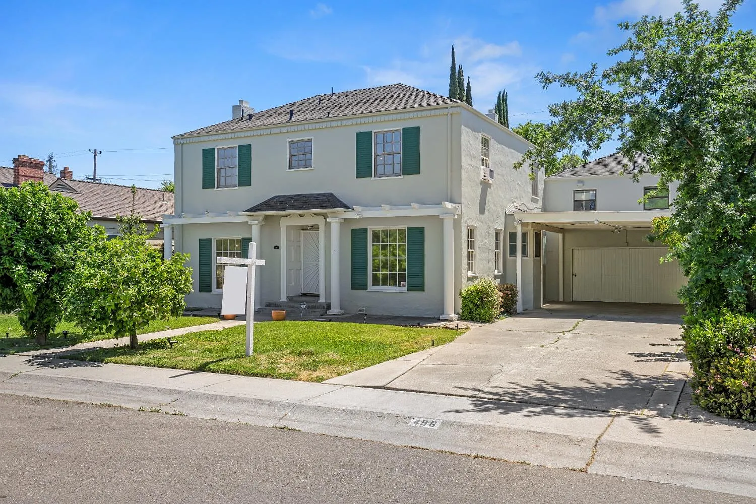 456 W Mariposa Ave photo 1