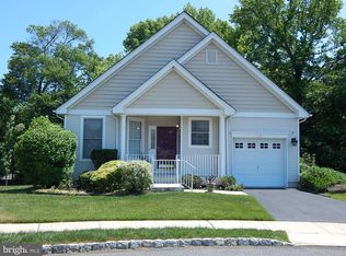 1 Bear Meade Dr, Hamilton, NJ 08691