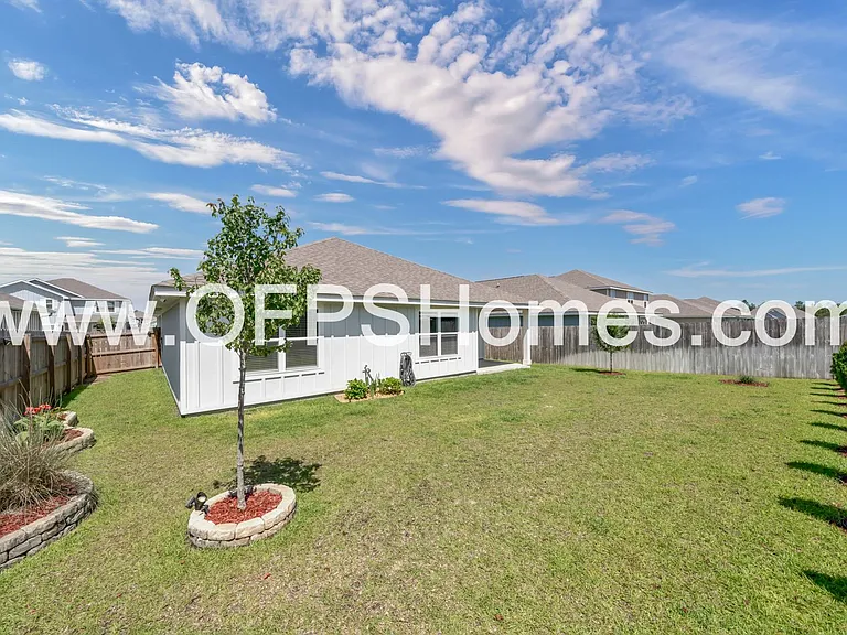 413 Scarborough St — Photo 31