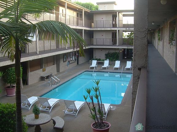 4th image of 2501 W Redon Bch Blvd APT 133