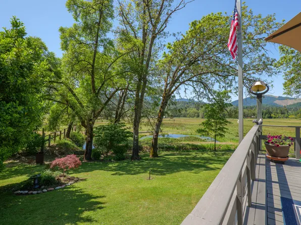3336 Midway Ave, Grants Pass, OR 97527