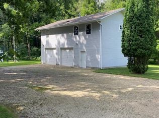 55172 Flatbush Rd, Three Rivers, MI 49093