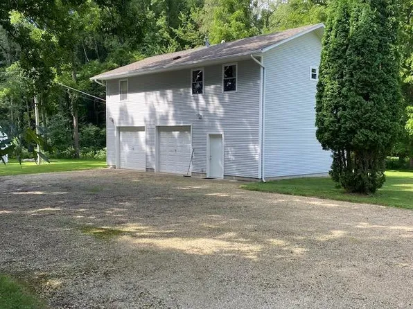 55172 Flatbush Rd, Three Rivers, MI 49093