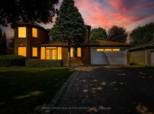 18 Tremont Ct, Brampton, ON L6Z 4C8