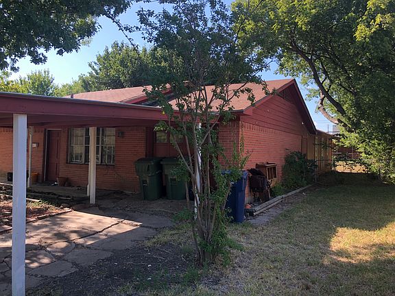 2nd image of 702 E Vista Dr