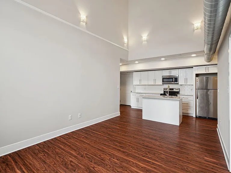 2001 Spring Garden St #305 — Photo 7