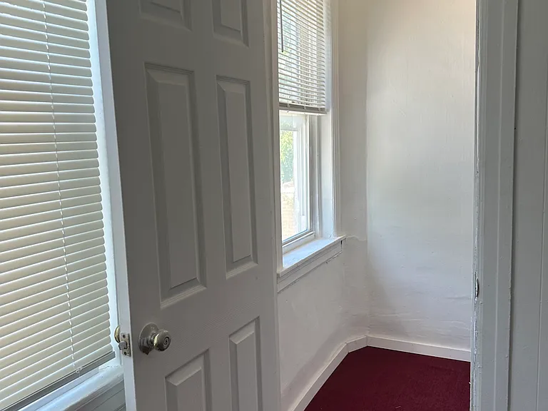 164 W Luray St — Photo 7