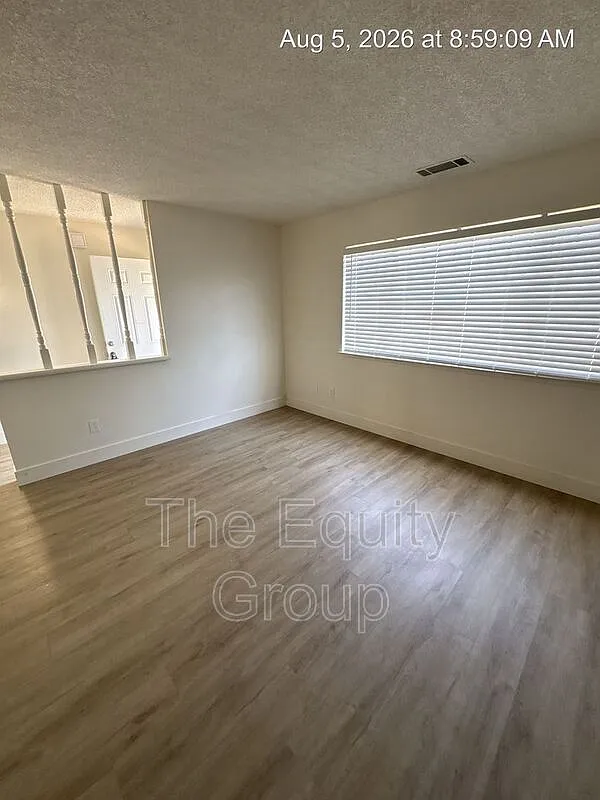 3 bed, 2.0 bath, 1020 sqft, $1,600 — Photo 3