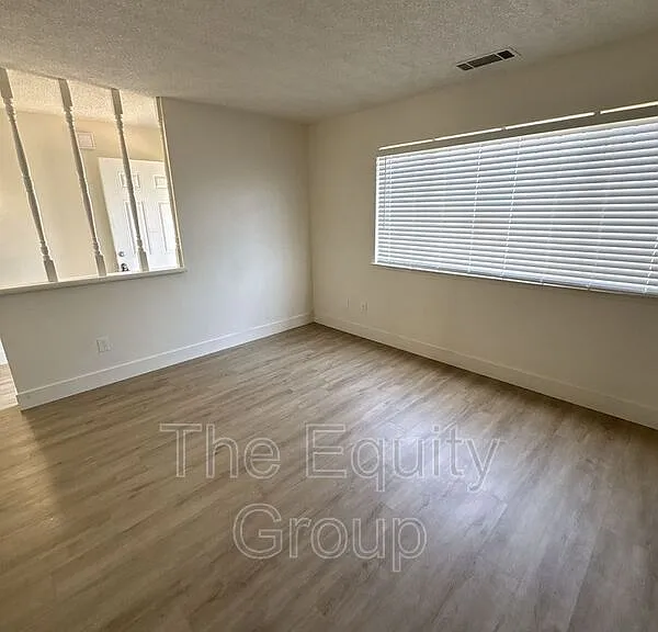 2113 W Inyo Ave — Photo 3