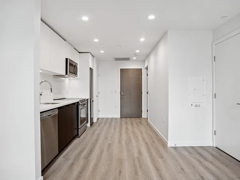 150 Braid St — Photo 29