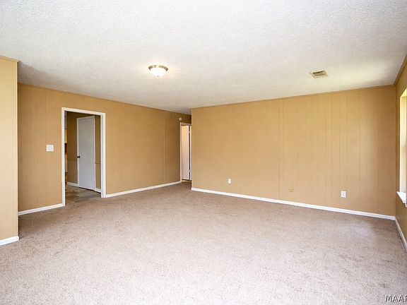 5th image of 2123 18th Ave E