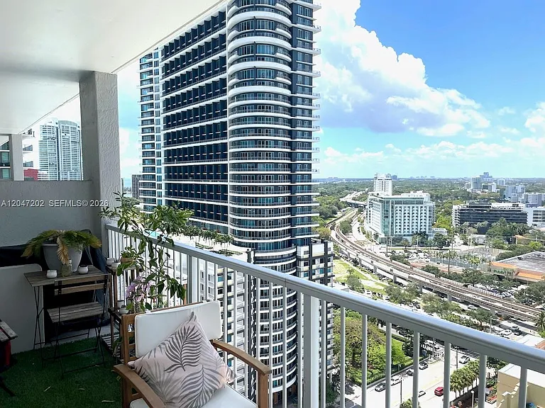 1250 S Miami Ave #2111 — Photo 2