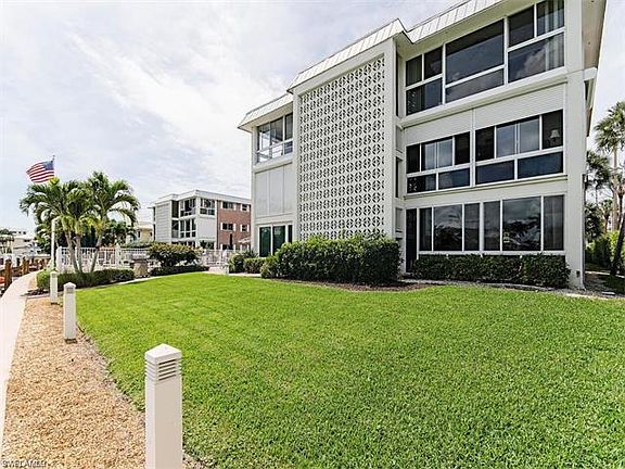 2nd image of 2100 Gulf Shore Blvd N APT 115