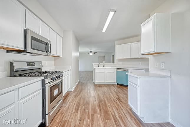 1st image of 16716R Foursquare Dr