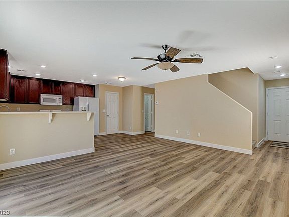 5th image of 5045 Aesop Ave
