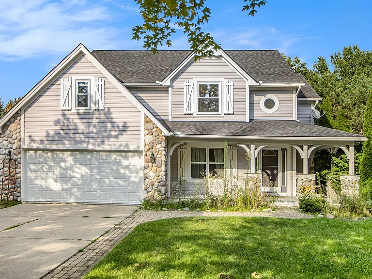 339 Hunters Trl — Photo 1
