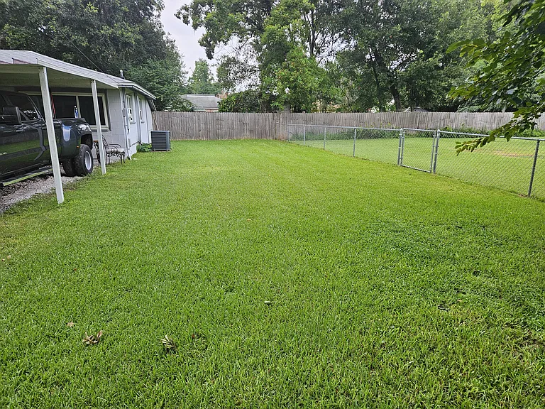 N 46th Ave — Photo 2