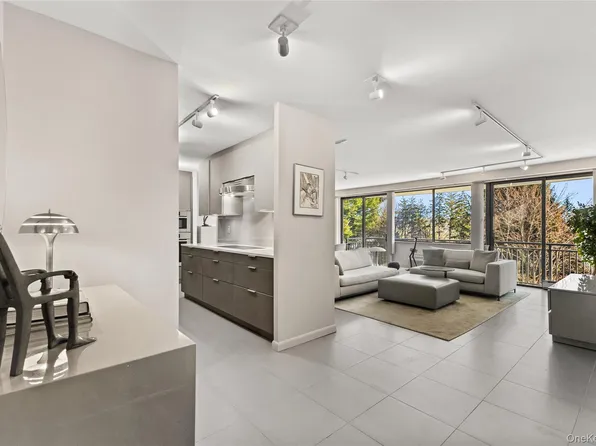 15 Stewart Place #4A, White Plains, NY 10603