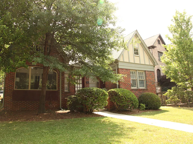 1721 Monroe Dr NE — Photo 2