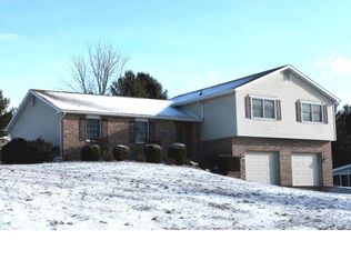 1786 Tanglewood Rd, Orwigsburg, PA 17961