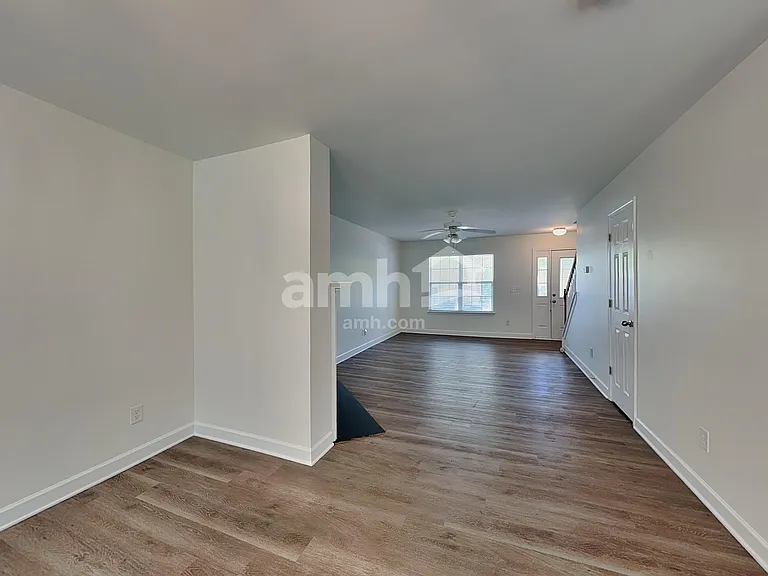 982 Ramsgate Dr SW — Photo 7