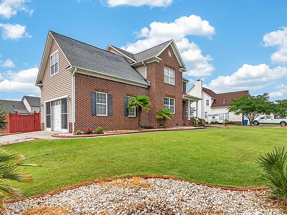 4th image of 300 Londonberry Lane