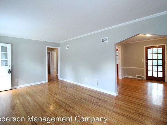3rd image of 5212 Sherwood Dr