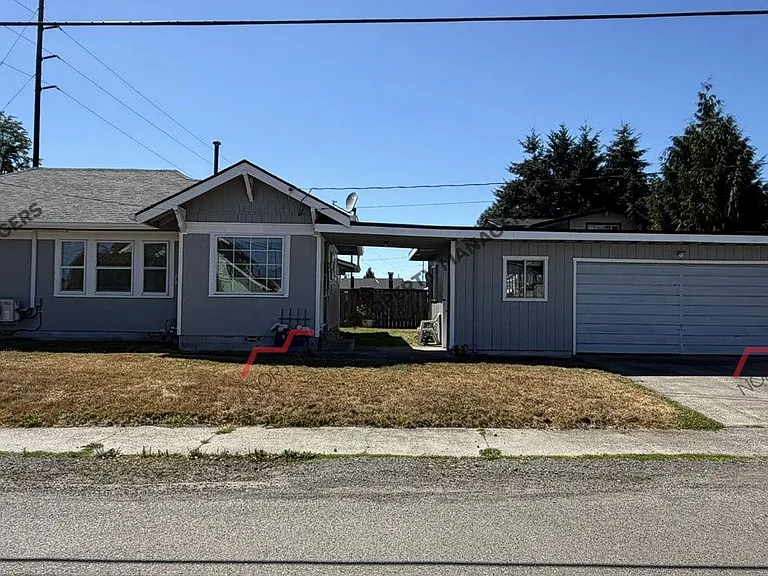 927 Marion St — Photo 1