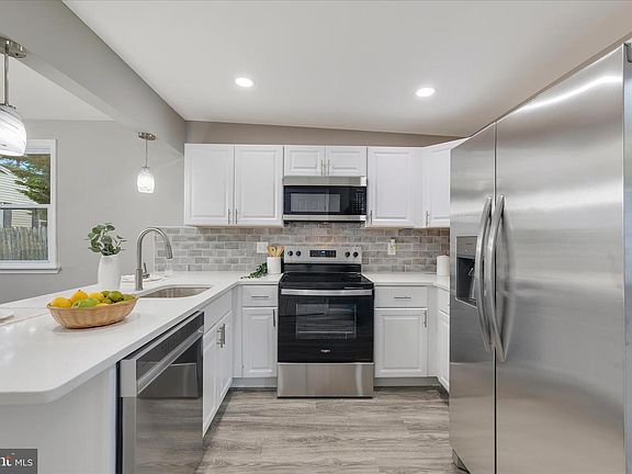 3rd image of 1258 Cape Saint Claire Rd