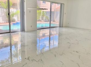 11301 Rockinghorse Rd, Hollywood, FL 33026