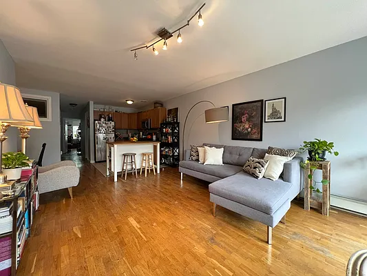 Rented by Rumah Realty Inc | media 1