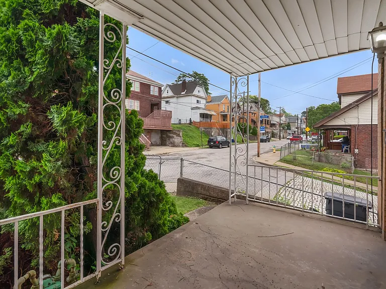 Convenient 2 Bedroom home in Mt. Washington available July 1! — Photo 11