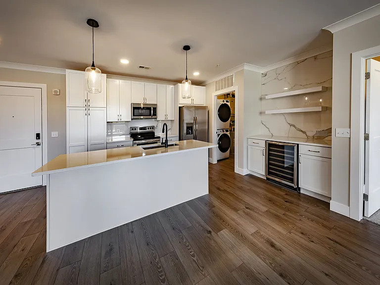 124 W Superior St #110 — Photo 21