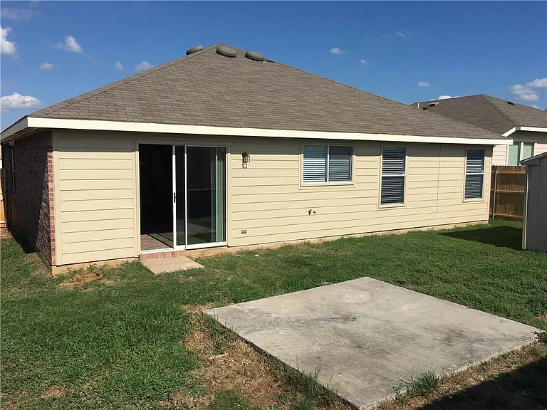 8320 Autumn Creek Trl — Photo 26