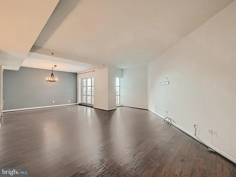 250 President St #404 — Photo 5
