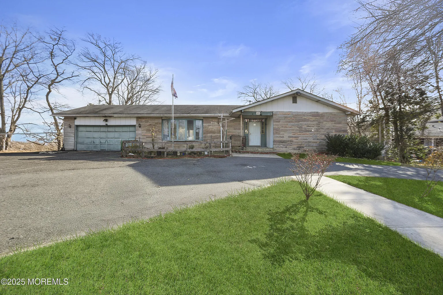 45 Pawnee Road photo 1