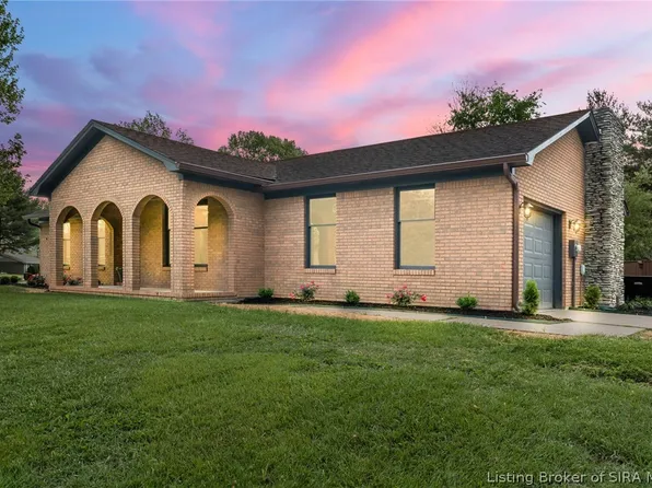948 Hazelwood Park, Clarksville, IN 47129