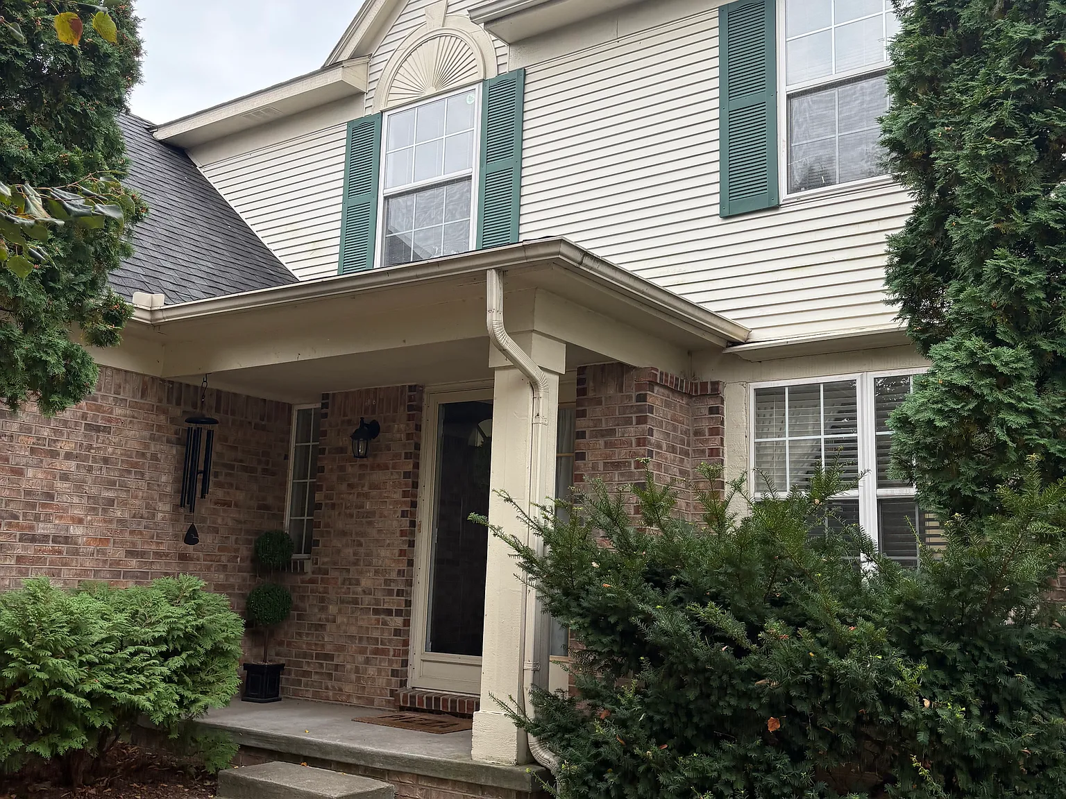 3 bed, 2.5 bath, 1710 sqft, $2,250 — Photo 2