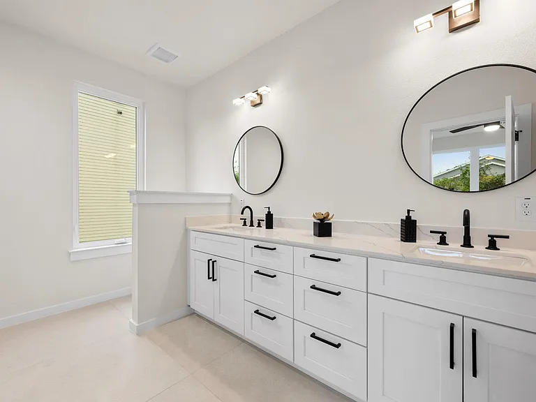 2309 Montopolis Dr #7 — Photo 18