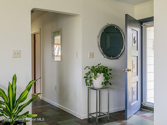 4th image of 596 Hoagerburgh Road
