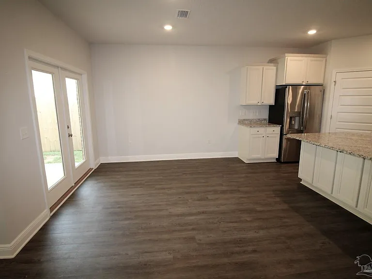 8006 Burnside Loop — Photo 11