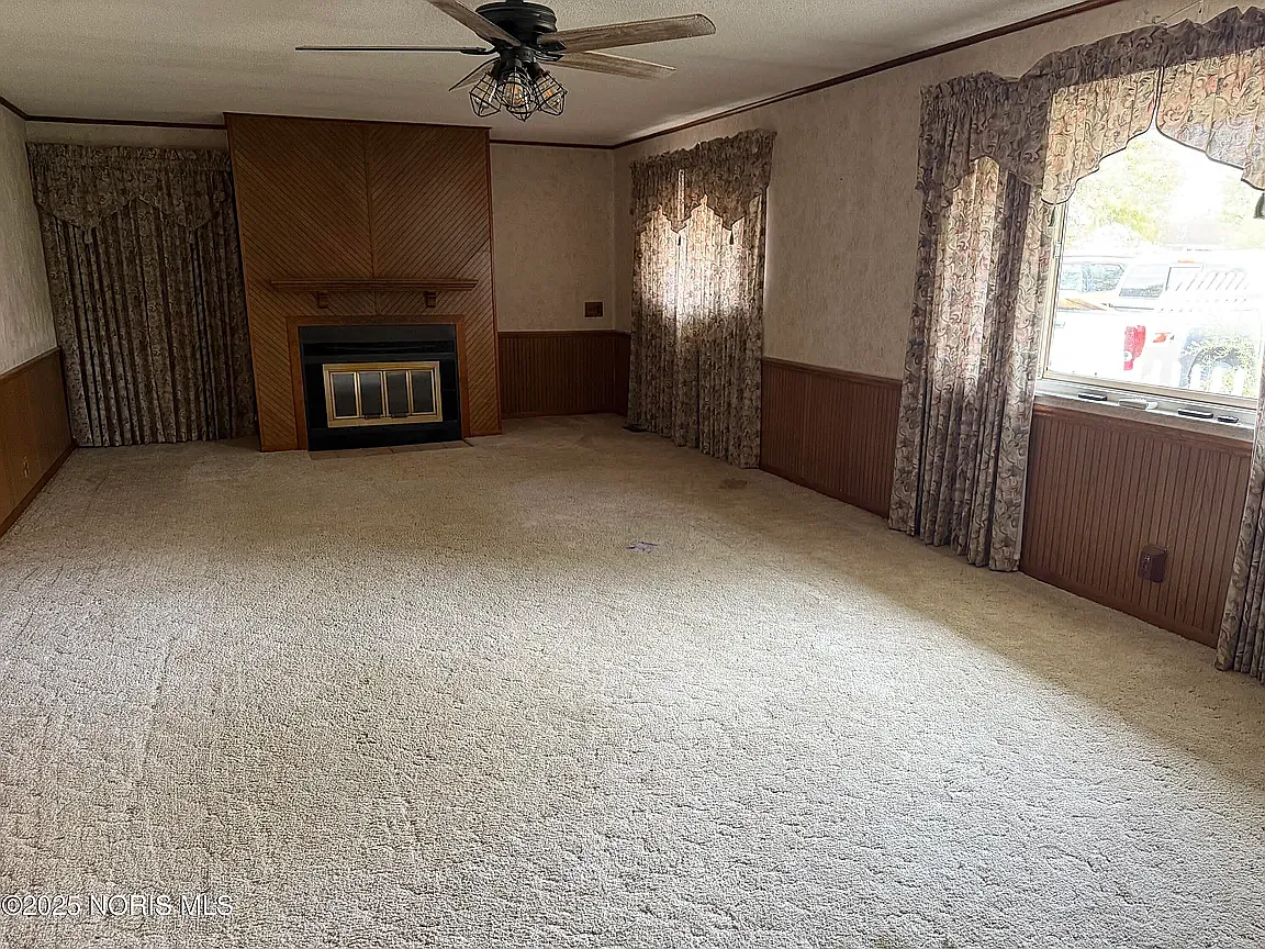 1711 Crestwood Dr — Photo 4